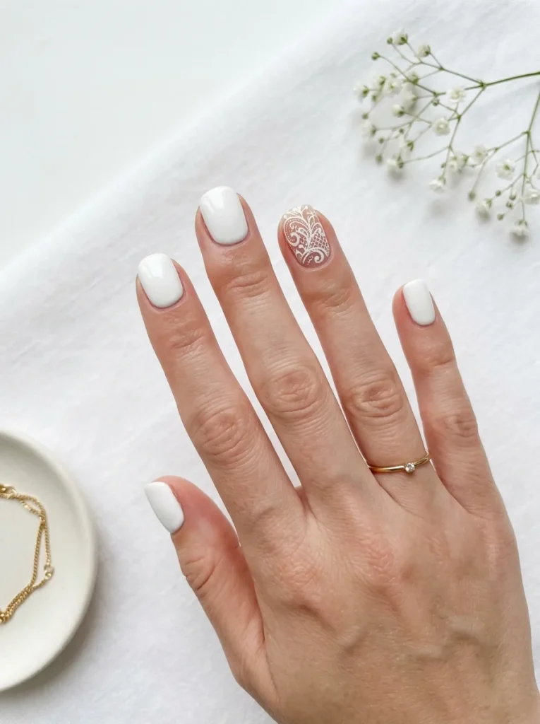 Minimalist Single Lace Accent Nail